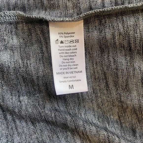 🔥2 for $40 DEAL–READ FIRST🔥LuLaRoe Irma Foiled Gold Stars Tunic Medium - Picture 4 of 6